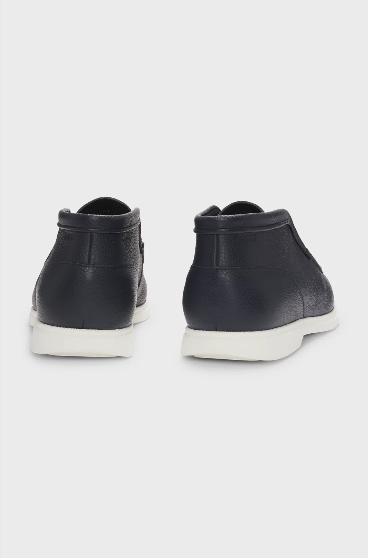 CASUAL BOOTS IN TUMBLED LEATHER WITH APRON TOE