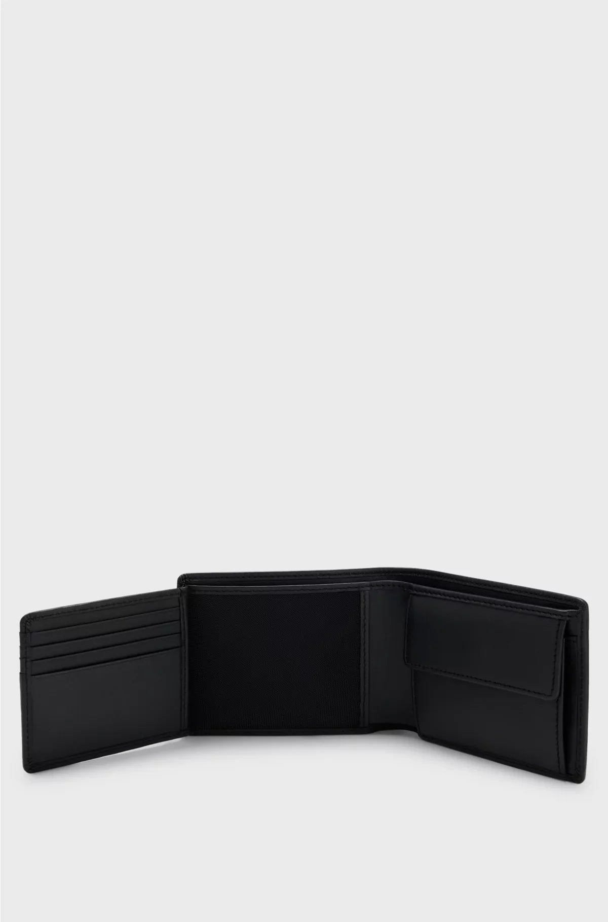 TRI-FOLD WALLET IN MICRO-GRAINED LEATHER