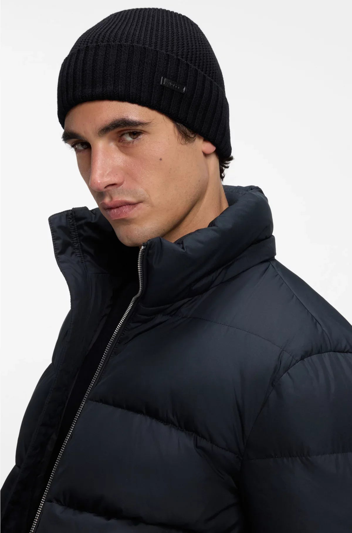 BEANIE HAT IN VIRGIN WOOL WITH LOGO PLAQUE