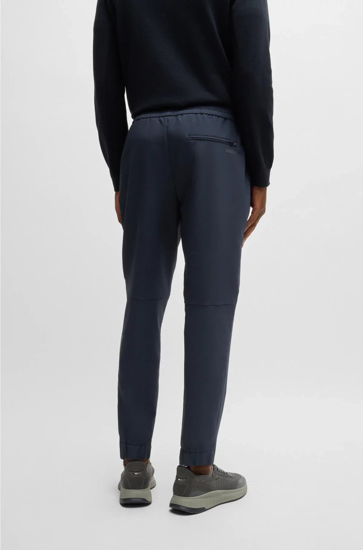 TAPERED-FIT CHINOS IN EASY-IRON FOUR-WAY STRETCH FABRIC