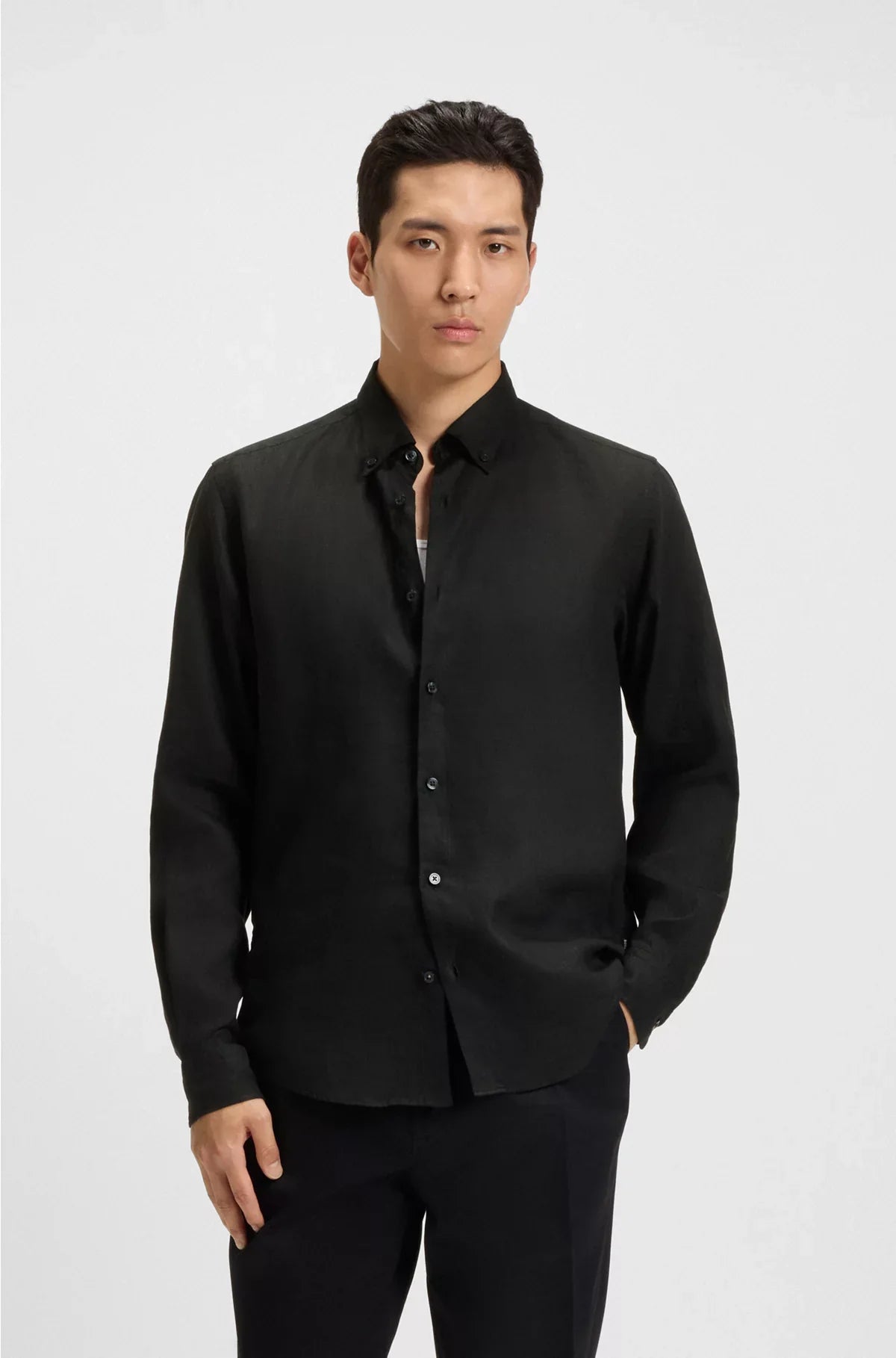 REGULAR-FIT BUTTON-DOWN SHIRT IN LINEN