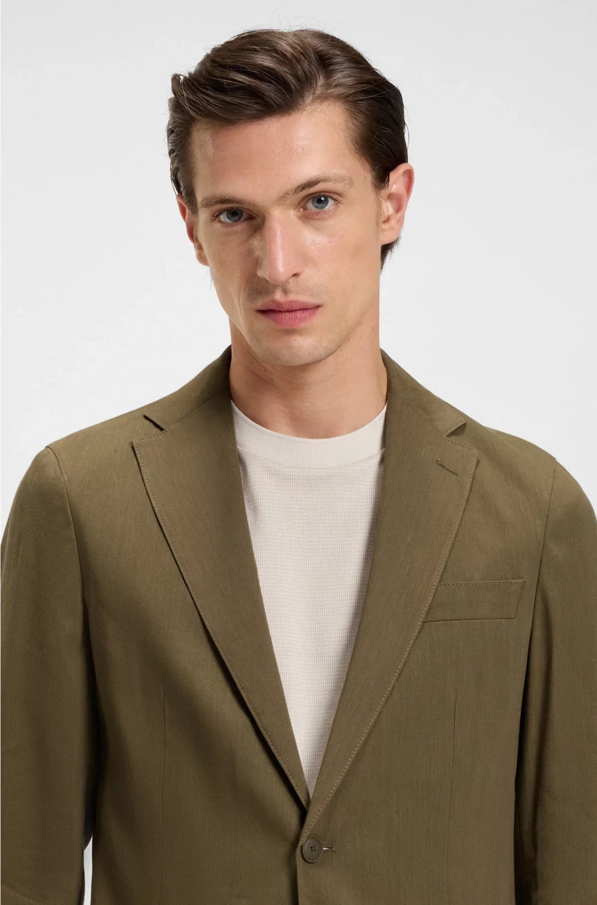 MODERN-FIT MACHINE-WASHABLE SUIT JACKET IN A STRETCH-LINEN BLEND