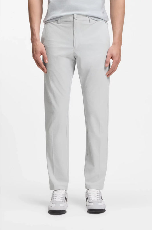 SLIM-FIT CHINOS IN STRETCH SEERSUCKER