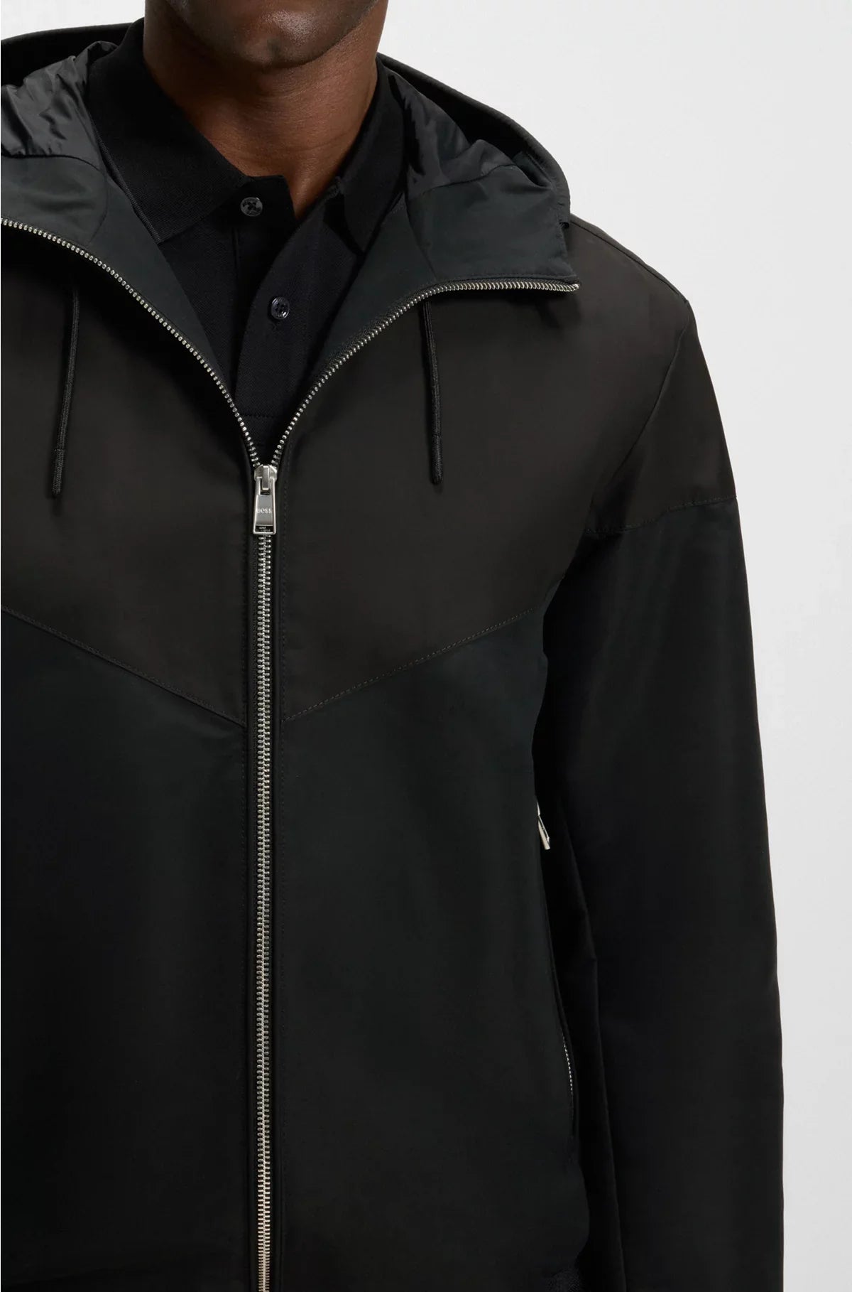 WATER-REPELLENT HOODED JACKET IN MICROFIBRE POPLIN
