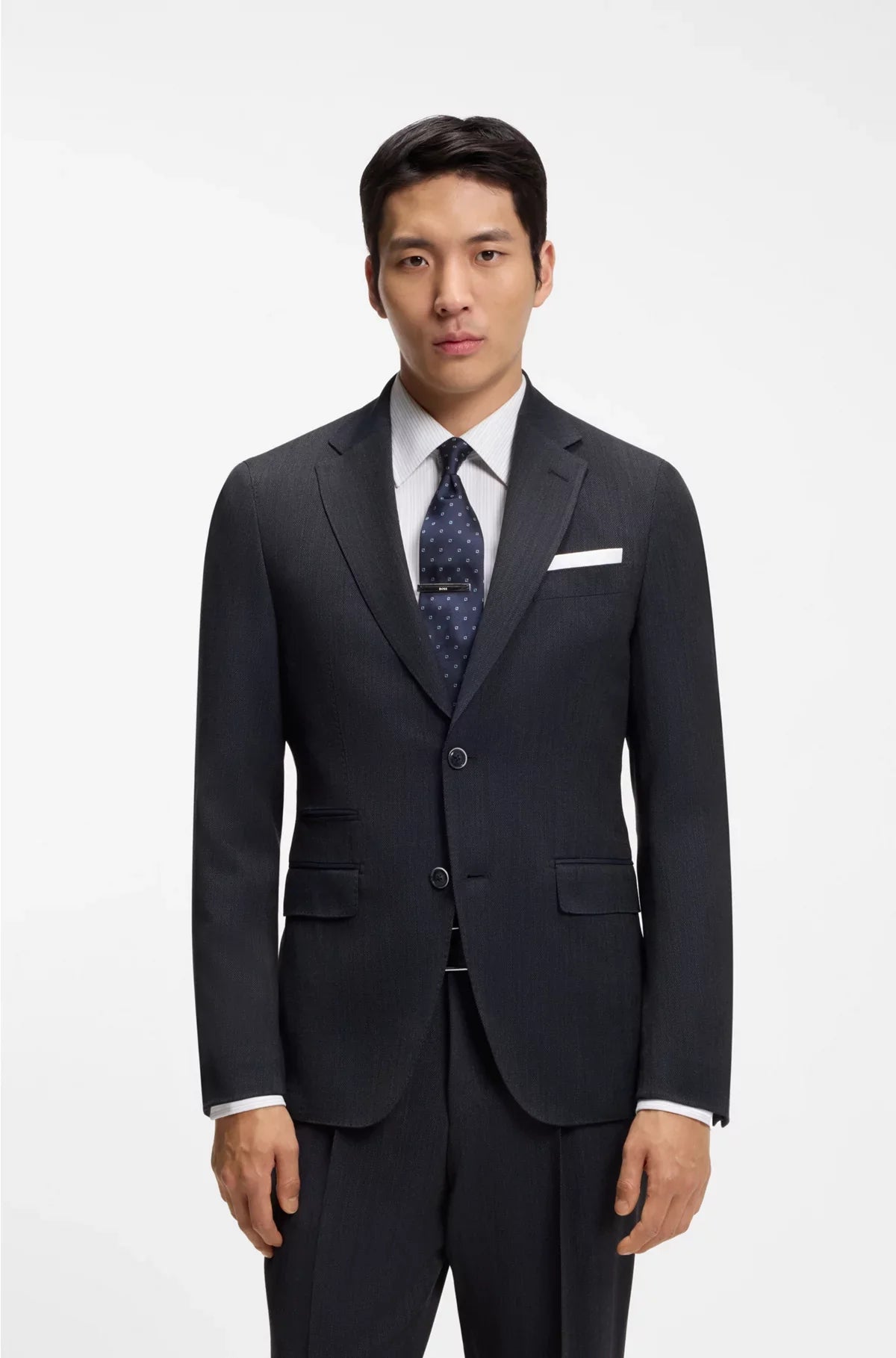 SLIM-FIT SUIT IN VIRGIN WOOL AND SILK