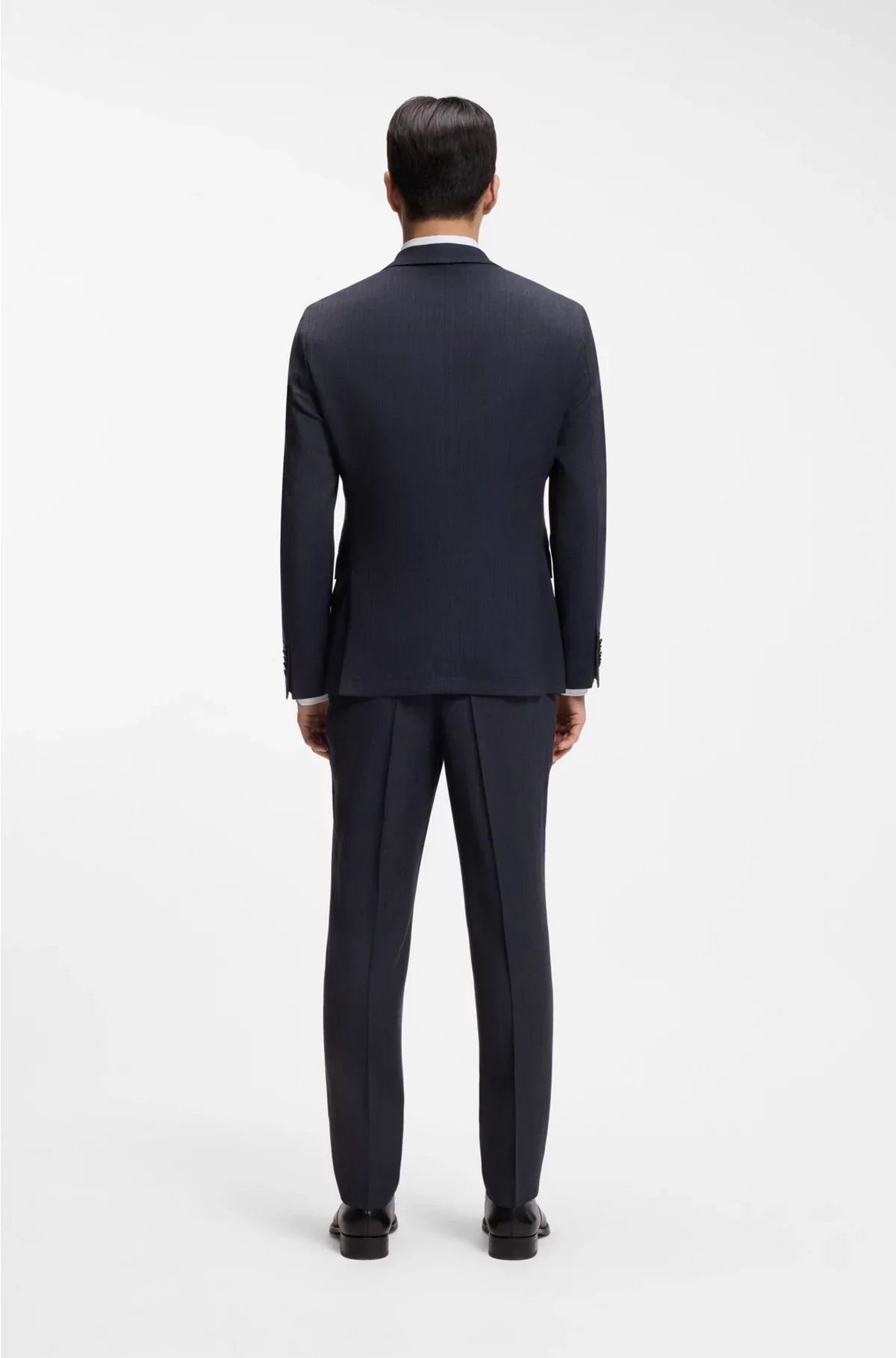 SLIM-FIT SUIT IN VIRGIN WOOL AND SILK