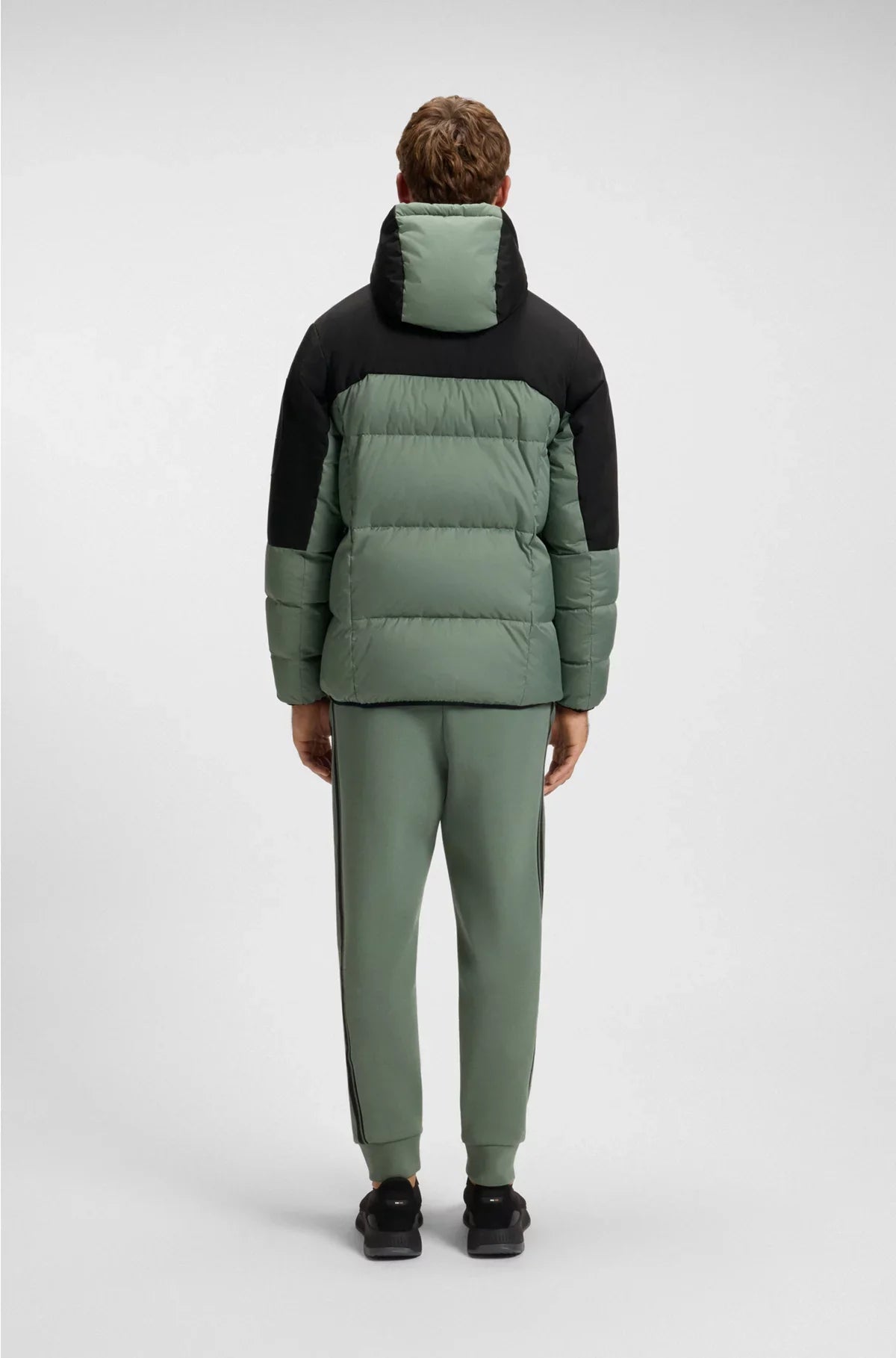 WATER-REPELLENT JACKET WITH DOWN FILLING AND DETACHABLE HOOD