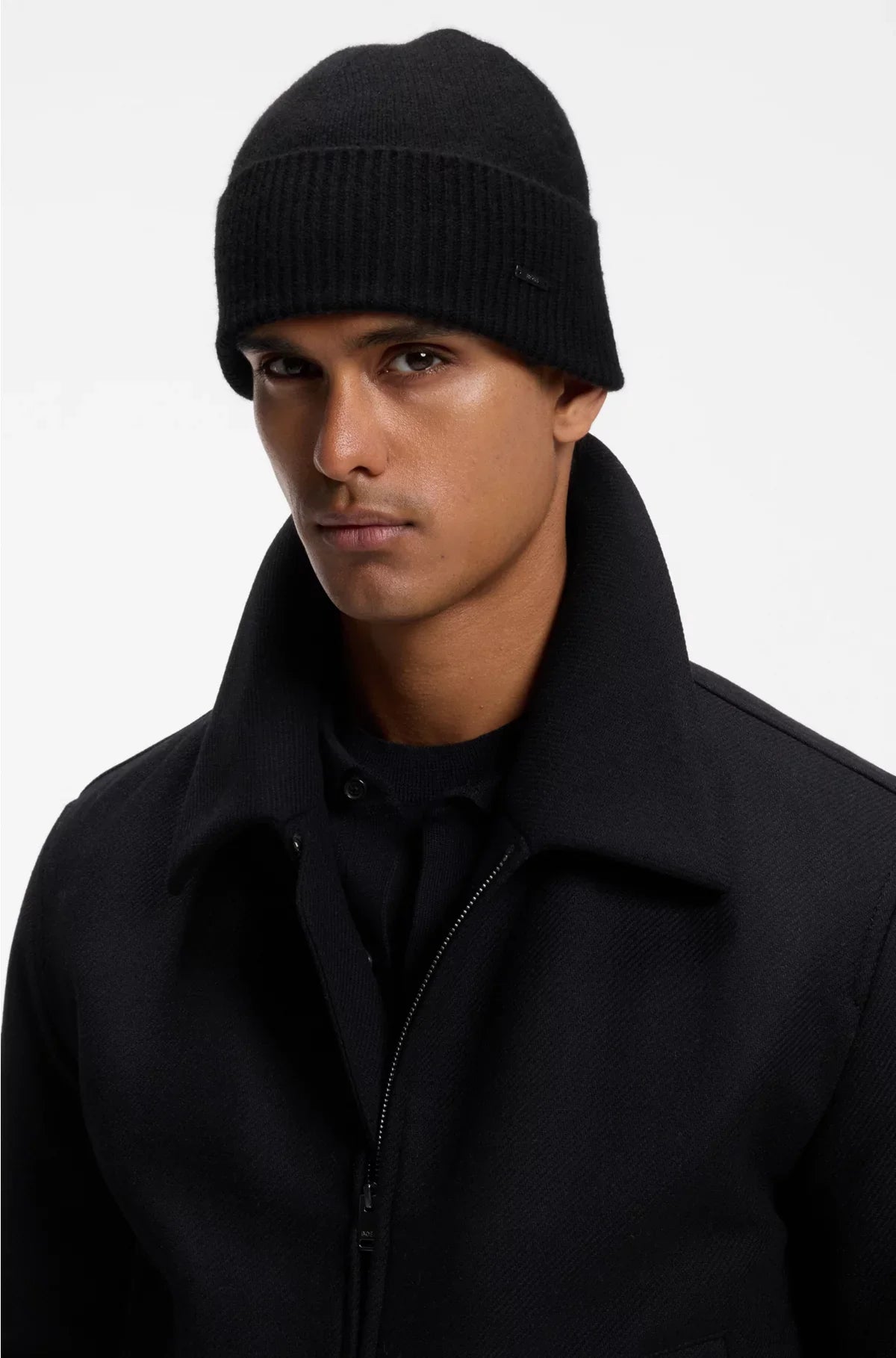 BERRETTO IN CASHMERE CON LOGO