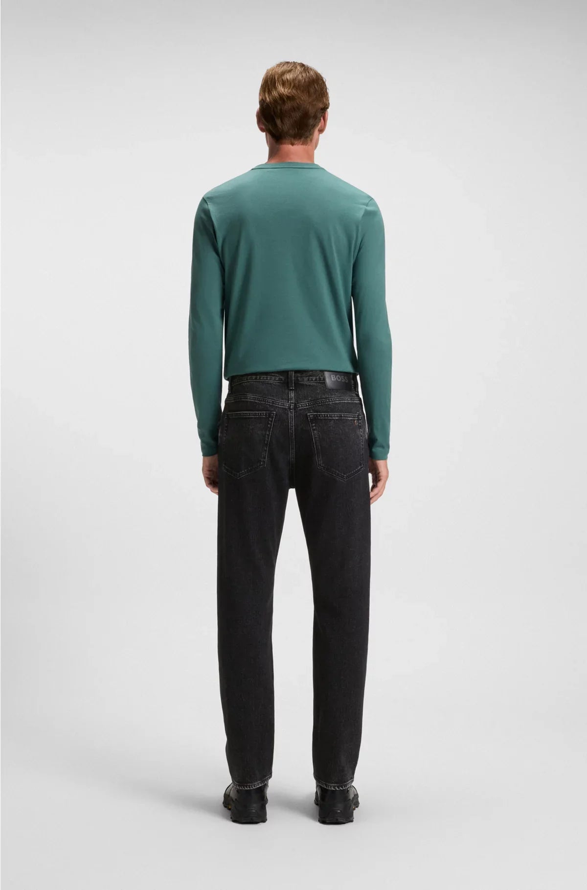 REGULAR-FIT JEANS IN BLACK COMFORT-STRETCH DENIM