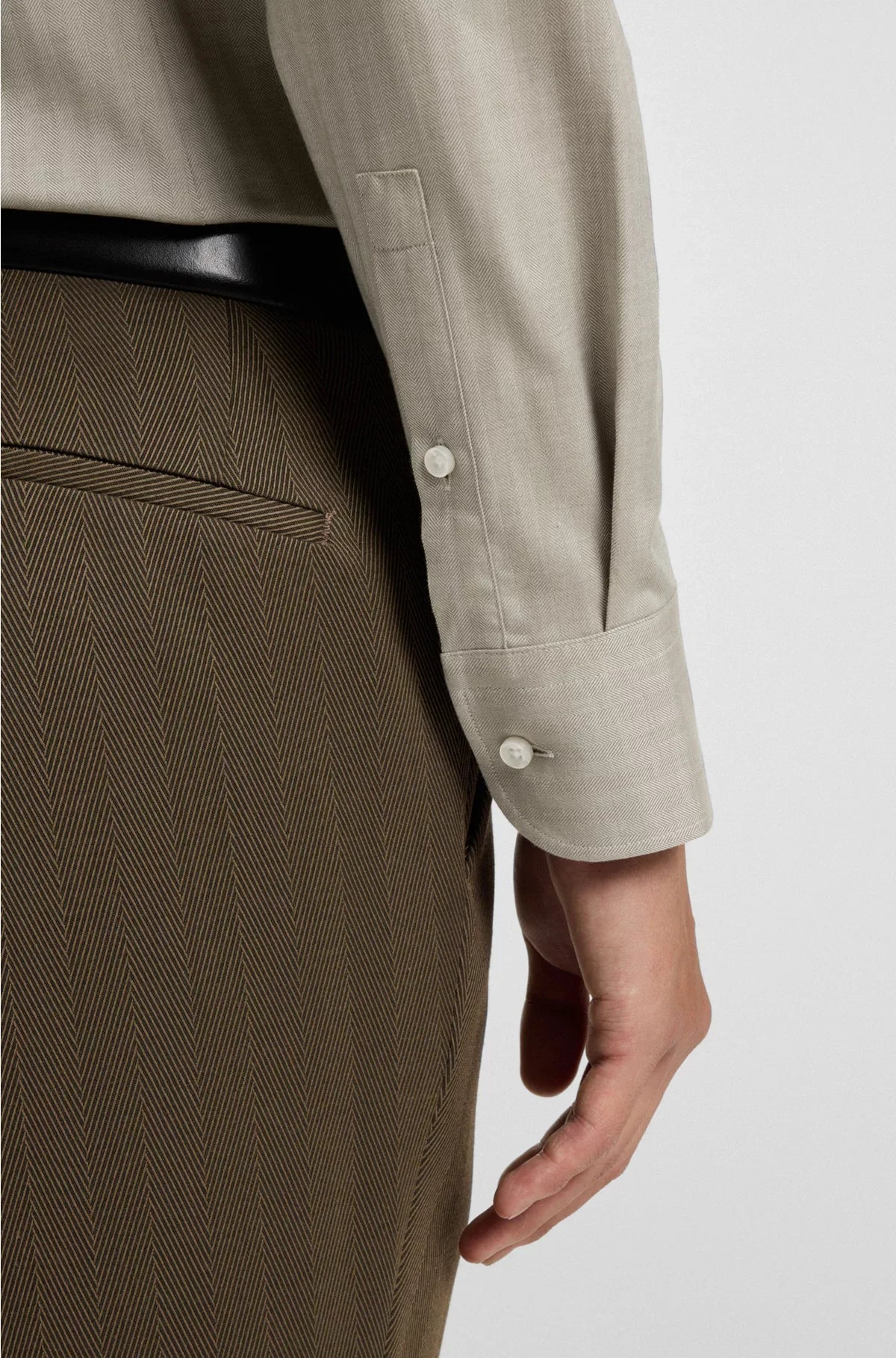SLIM-FIT SHIRT IN HERRINGBONE TWILL