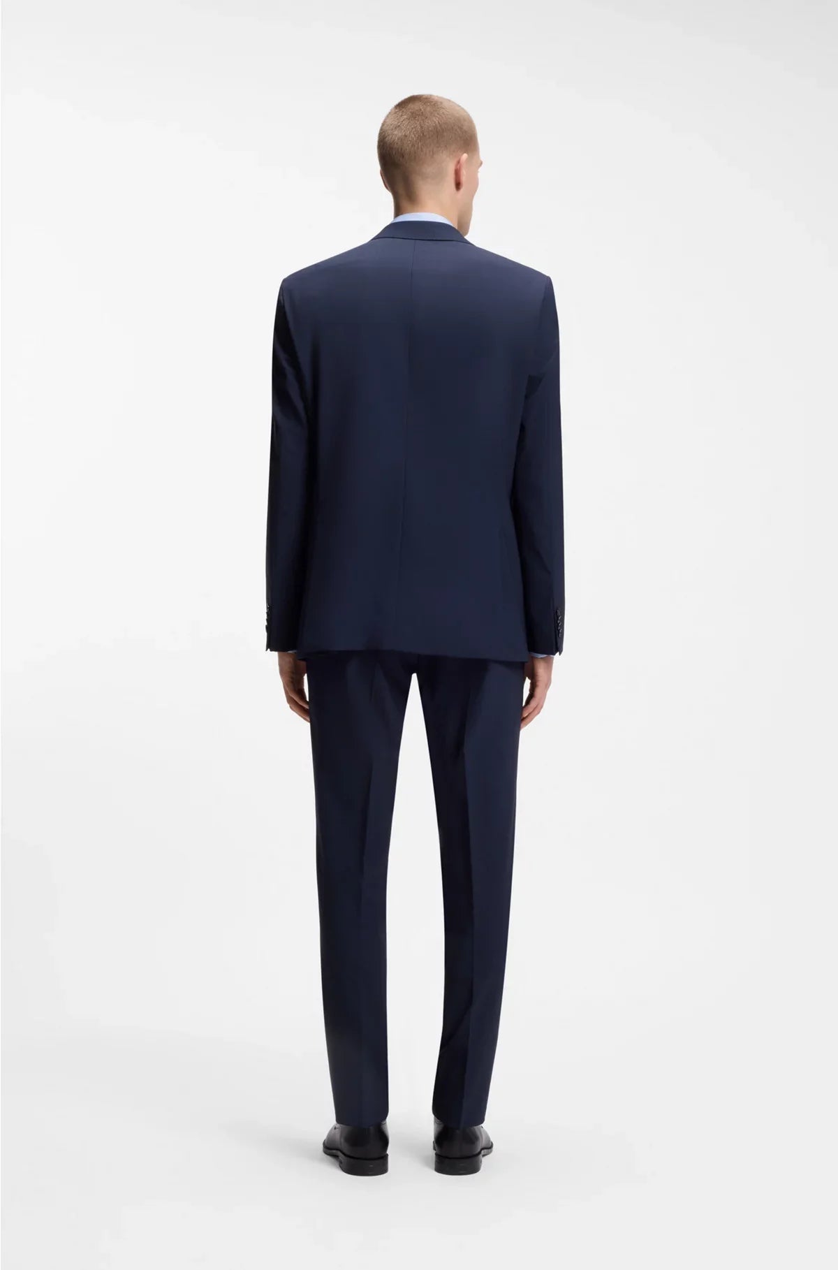 REGULAR-FIT SUIT IN STRETCH VIRGIN WOOL