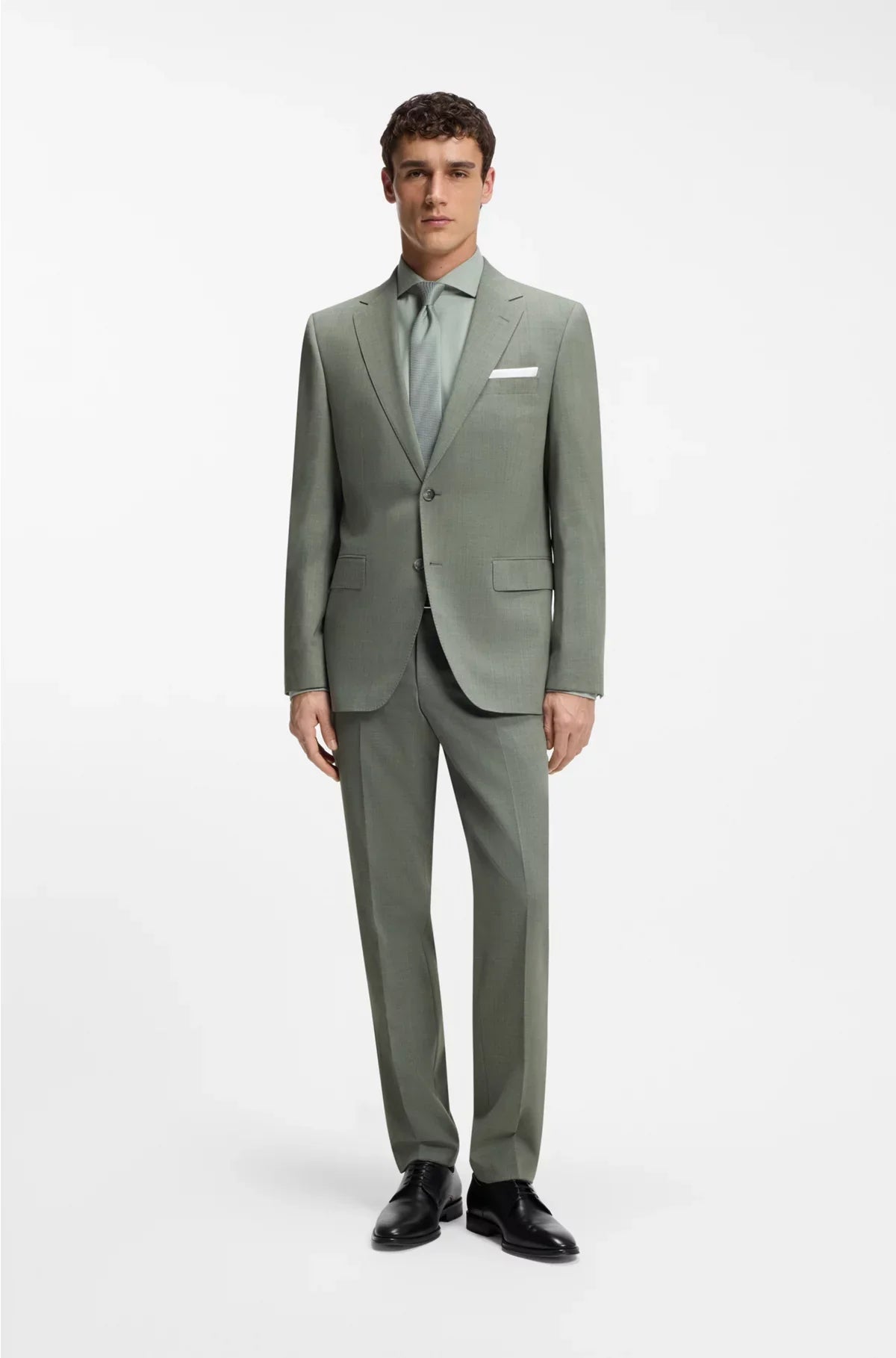 EASY-CARE SUIT IN STRETCH CLOTH WITH WOOL