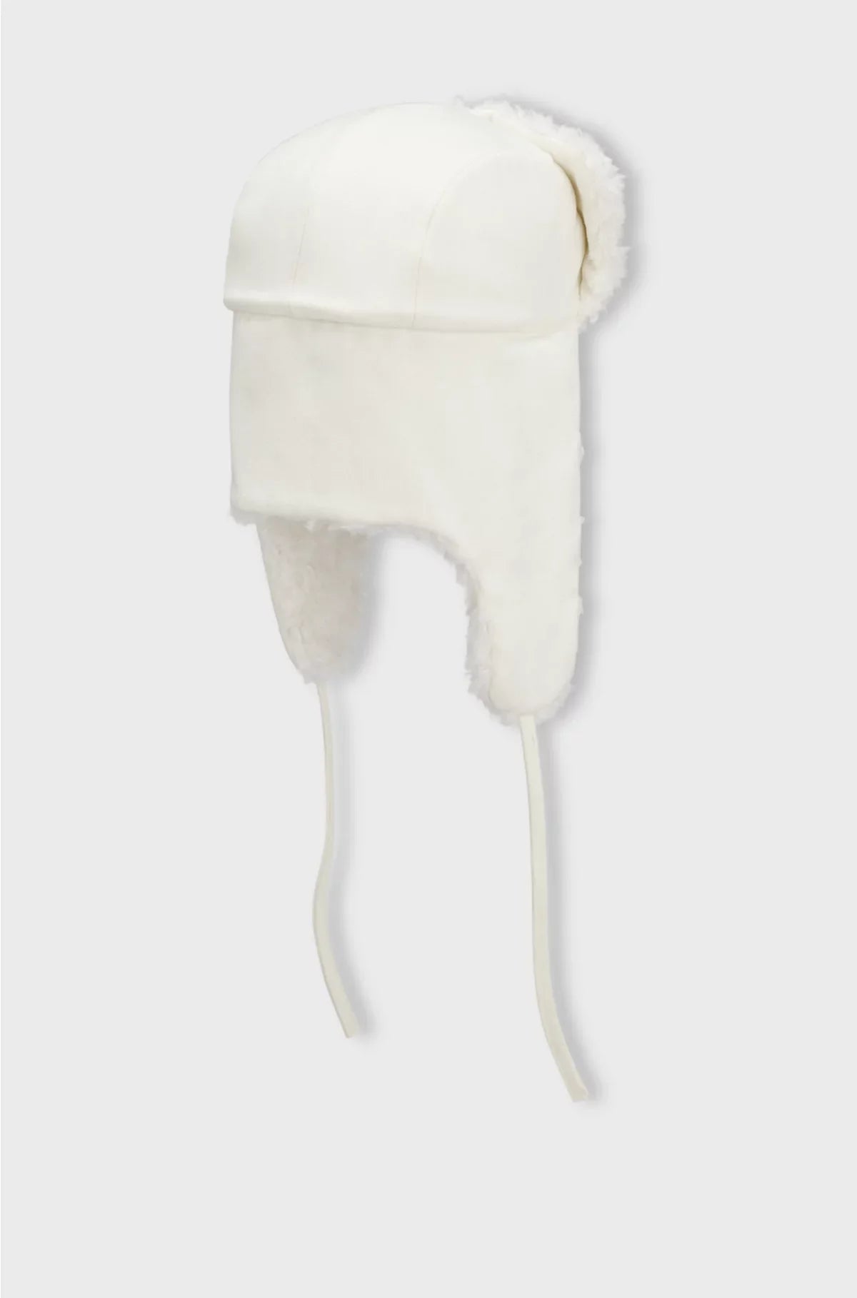 HAT WITH TEDDY TRIMS