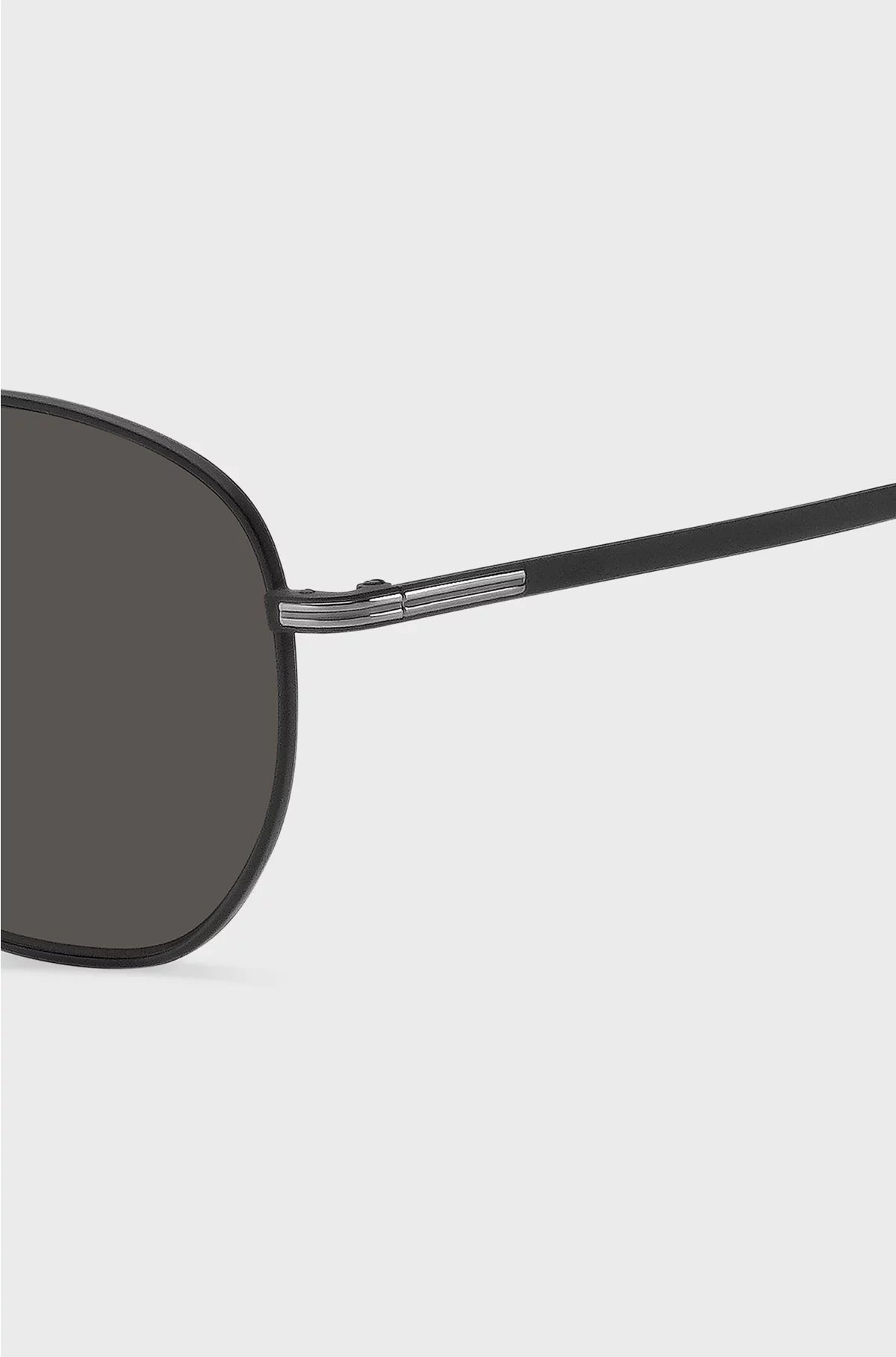 ROUND SUNGLASSES IN BLACK METAL WITH SILVER-TONE HARDWARE