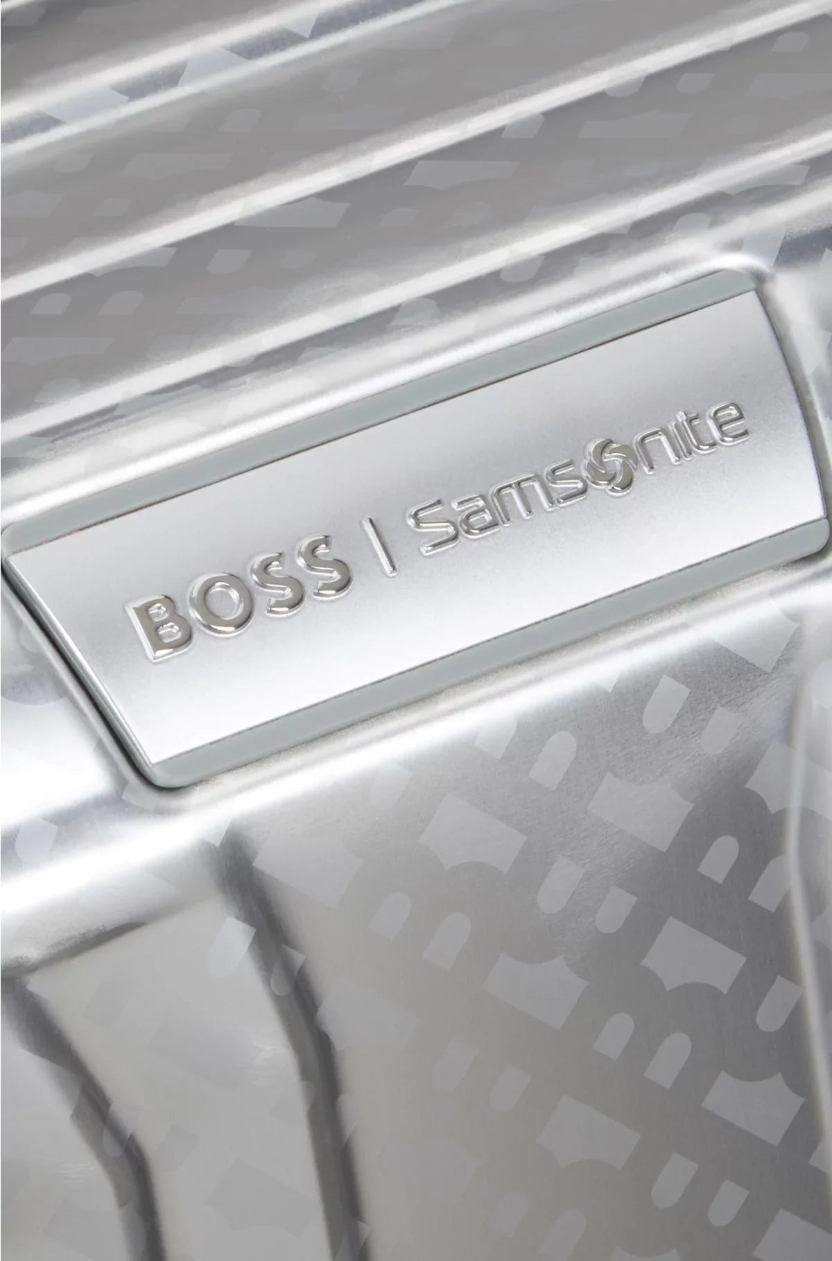 SILVER ALUMINIUM SUITCASE 76CM