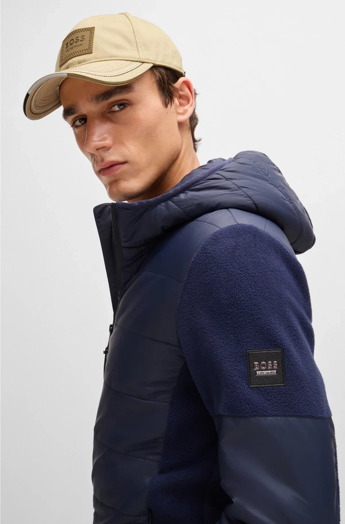 EQUESTRIAN CAP WITH RETRO-INSPIRED LOGO PATCH