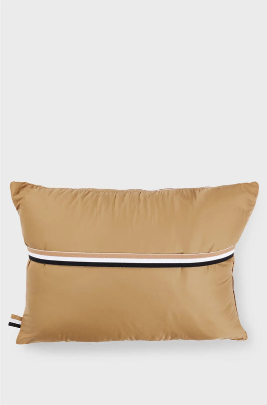COPERTA TRAPUNTATA CON CUSTODIA DA VIAGGIO