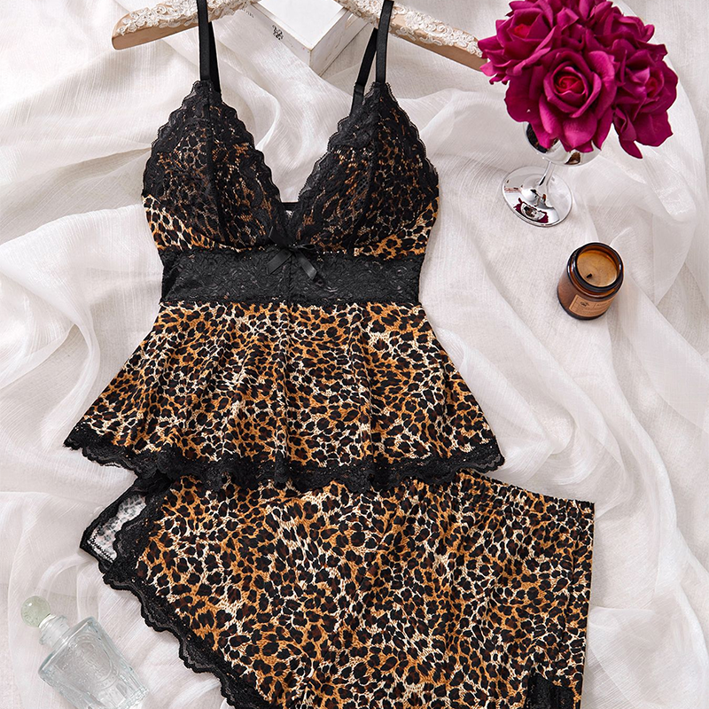 🎉Hot Sale💕Lace Trimmed V-Neck Camisole & Shorts Sleepwear Set